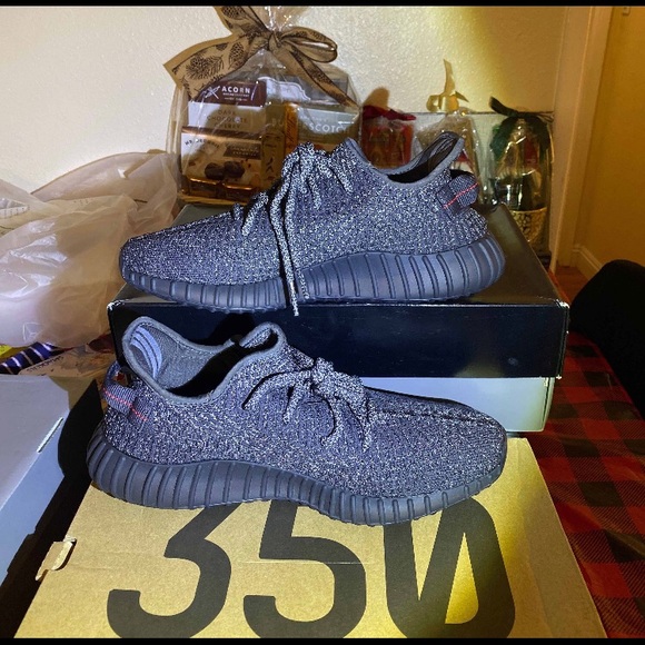 Yeezy Boost 350 V2 Black Reflective - Picture 2 of 4
